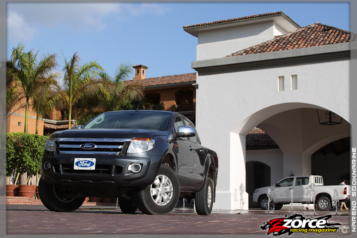 The Ford Ranger in Panama Zorce drives the Ford Ranger